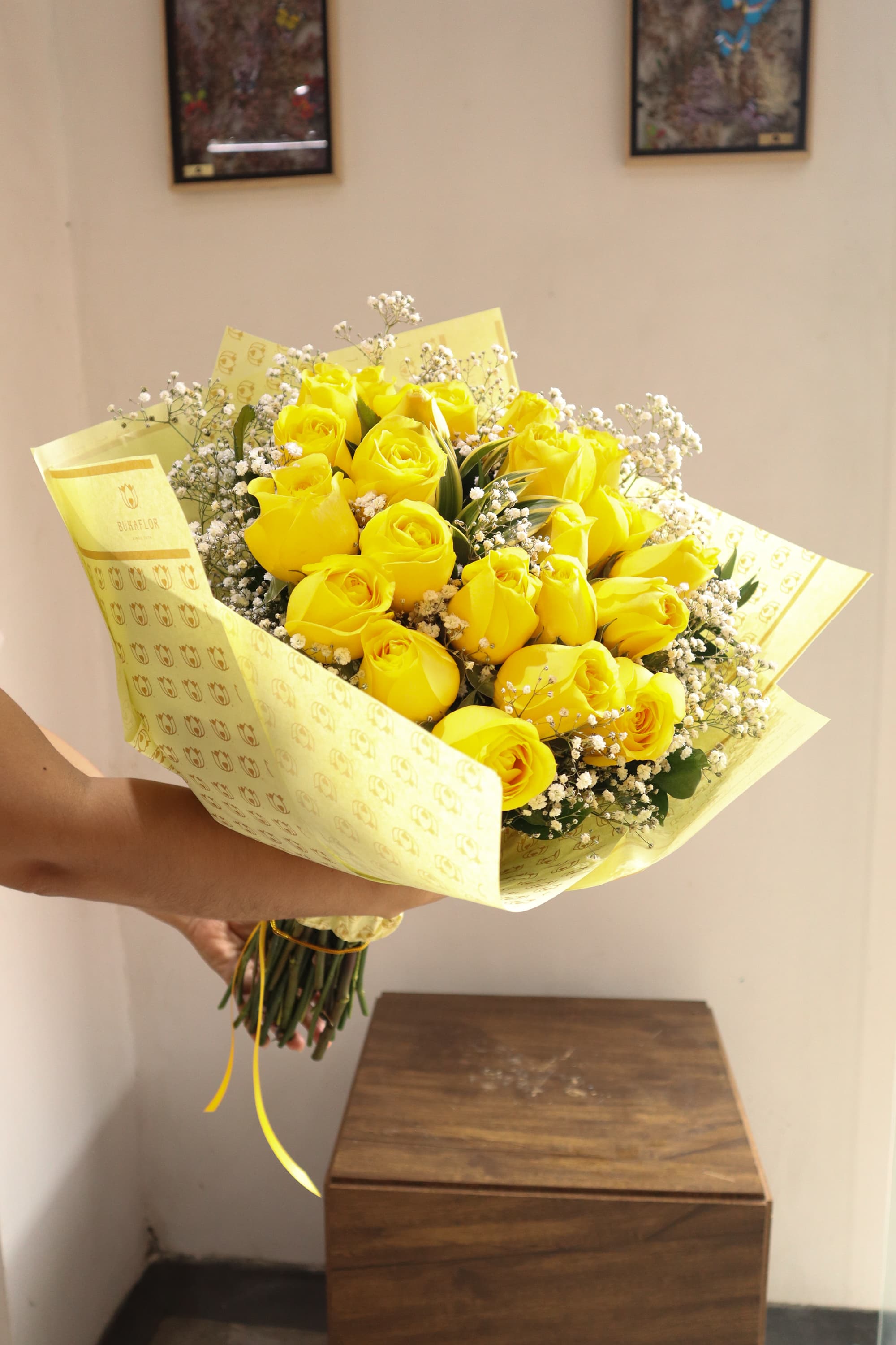 BOUQUET DANIELA 12 ROSAS AMARILLAS